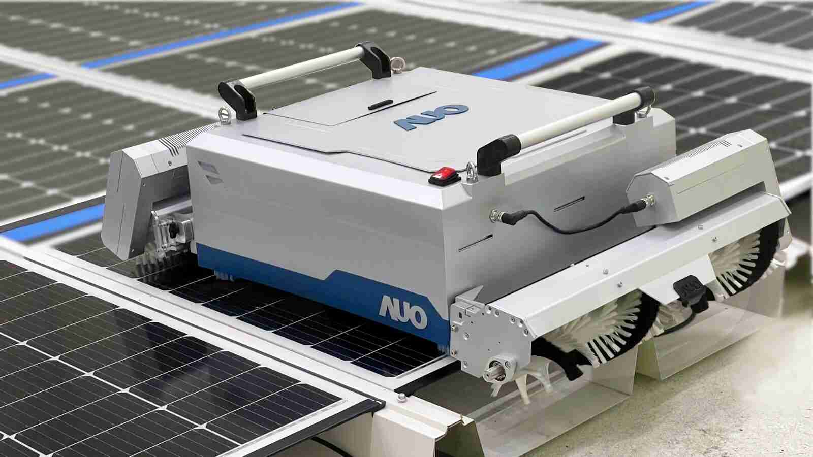 蓝狮在线致力EPC场域技术升级，，，导入清洁机器人搭配传感器与AI数据分析，，，，大幅减少维运成本